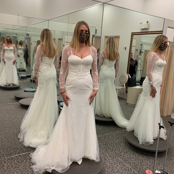 Wedding Dress - Picture 2 of 4